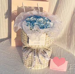 11Stalks Wholeheartedly 一心一意 Soap Roses