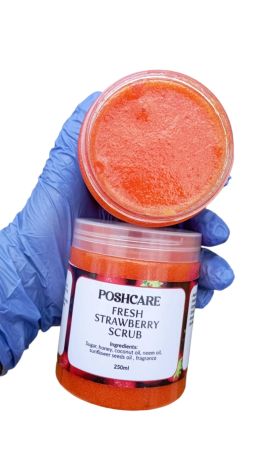 FRESH STRAWBERRY BODY SCRUB