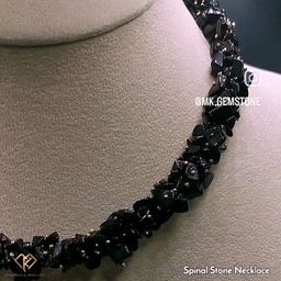 عقد الإسبنيل الأسود 