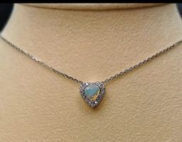  قلادة فضة بحجر أوبال أسترالي 