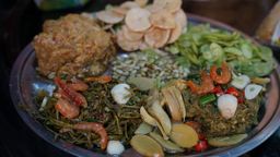 ဗေဒါရွှေကြာ လက်ဖက်နှပ် ပဲကြော်