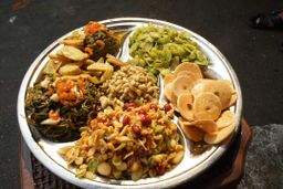 ဗေဒါရွှေကြာ လက်ဖက်နှပ် ပဲကြော်