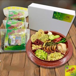 Pickled Tea Leaf & Fried Beans