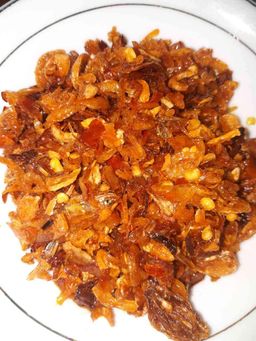 ရွက်နုဝေ_ပဲ​ကြော်စုံ