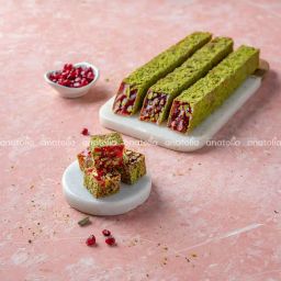 POMEGRANATE & PISTACHIO WITH POWDERED PISTACHIO JUMBO