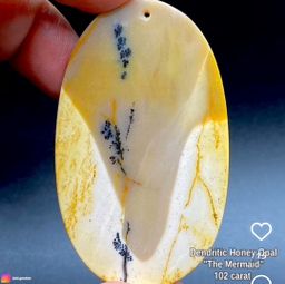 الأوبال الشجري العسلي منحوت حورية البحر