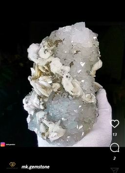 حجر خام كبير بتكوين نادر بحجم ضخم 