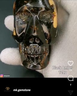 كهرمان اسود شكل جمجمه 