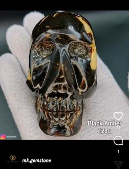 كهرمان اسود شكل جمجمه 