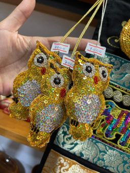 Yoe Yar Zay_ရွှေချည်ထိုး အလှဆင်ချိတ်