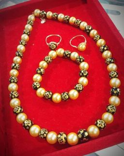 Yoe Yar Zay_Lacquer & Pearl Set