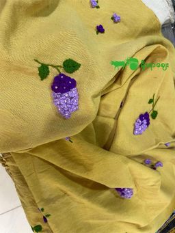 Yoe Yar Zay_ပန်းထိုးပုဝါ