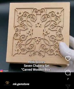 صندوق أحجار الشاكرات السبعة 