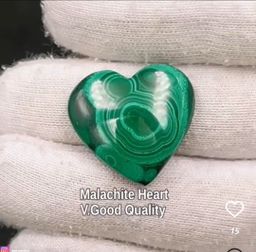 حجر الملاكايت "الدهنج" شكل قلب 