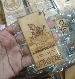 Yoe Yar Zay_သစ်ထွင်း Key Chain