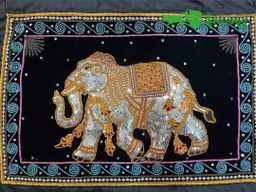 Yoe Yar Zay_ရွှေချည်ထိုး ပန်းချီကား (size သေး)