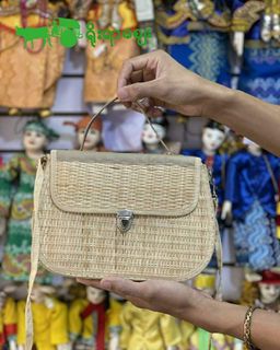 Yoe Yar Zay_သင်ဖြူး Shoulder Bag (size ကြီး)