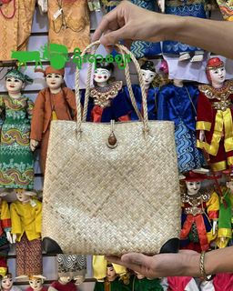 Yoe Yar Zay_သင်ဖြူး Shoulder Bag (size ကြီး)