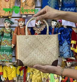 Yoe Yar Zay_သင်ဖြူး Shoulder Bag (size ကြီး)