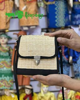 Yoe Yar Zay_သင်ဖြူး Shoulder Bag (size ကြီး)