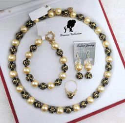 Yoe Yar Zay_Lacquer & Pearl Set