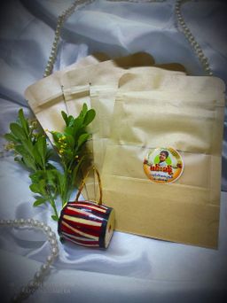 Min Khant_သနပ်ခါး ပေါင်ဒါ