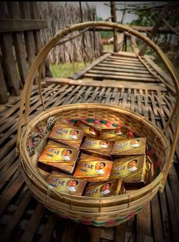 Min Khant_ကရမက် သနပ်ခါးခဲ