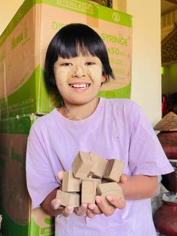 Min Khant_ကရမက် သနပ်ခါးခဲ