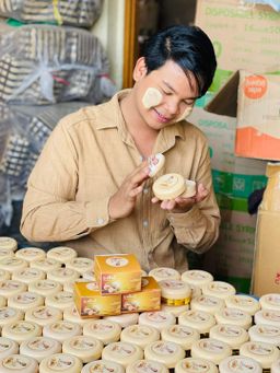 Min Khant_သနပ်ခါး ပေါင်ဒါ