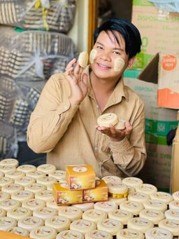 Min Khant_သနပ်ခါး ပေါင်ဒါ