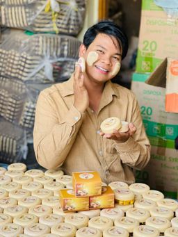 Min Khant_သနပ်ခါး ပေါင်ဒါ