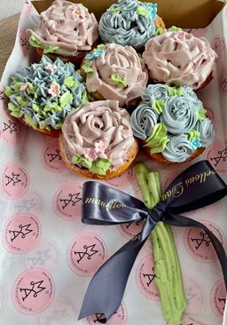 Bouquet Cinnamon Rolls 