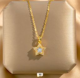 Colliers pour femme en aciers inoxydables 