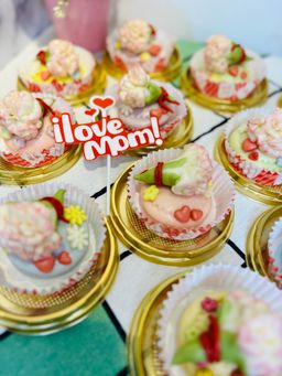 Mother's Day Carnation Bun 