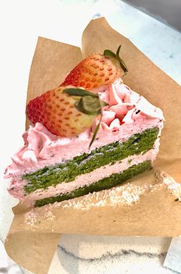 Premium Matcha Strawberry Cake