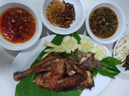 ထူဗျန်းဘီး_မာလရှမ်းကော