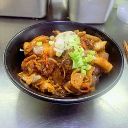 L) 菜谱猪肉盖饭 (Preserved RadishPork Rice Bowl)