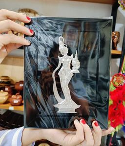 Yoe Yar Zay_ကြေးပန်းချီ