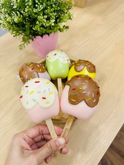 Knead-Tricious Delights 馒点