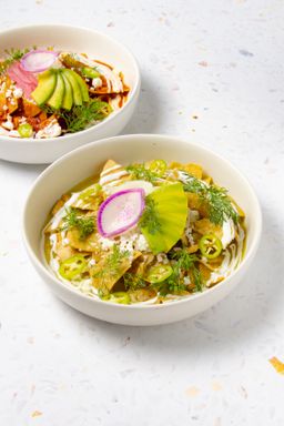 CHILAQUILES EN SALSA VERDE