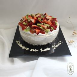 Pavlova Cake