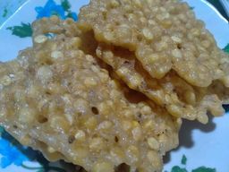 ခင်ထွေးရီ_ပဲကပ်ကြော်