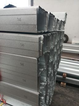 Talang Zincalume Kotak 9.5 x12 (lebar) x 9.5cm pnjg 4.0m / Talang Kotak