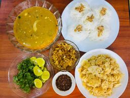 ခိုင်_ငါးခူ ငါးကျည်းမုန့်ဟင်းခါးအနှစ်ထုတ်