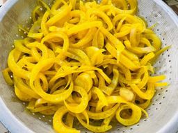 ခိုင်_ငါးခူ ငါးကျည်းမုန့်ဟင်းခါးအနှစ်ထုတ်