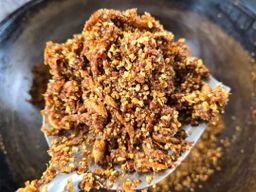 ပန်းခရေ Kitchen_ပုစွန်ခြောက်မြေပဲဘာလချောင်ကြော်