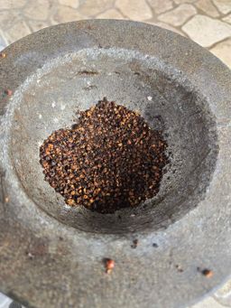 ပန်းခရေ Kitchen_ငါးရှဥ့်စပ်ခြောက်ကြော်