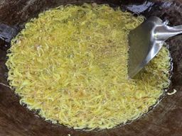 ပန်းခရေ Kitchen_မျှစ်ချဥ်ကြော်