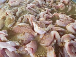 ပန်းခရေ Kitchen_အသင့်စားကြက်သားခြောက်မီးကင်