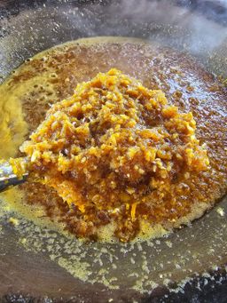 ပန်းခရေ Kitchen_မန်းလေးငံပြာရည်ချက်